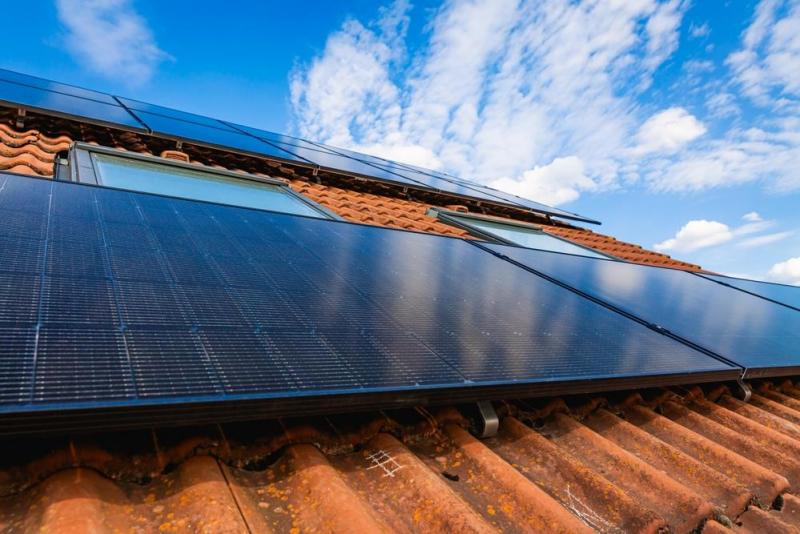 Panneaux photovolta&iuml;ques &agrave; Avion : quelle orientation choisir ?